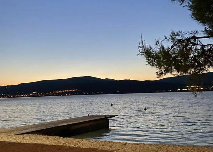 度假居 Family House Ljubica 特罗吉尔